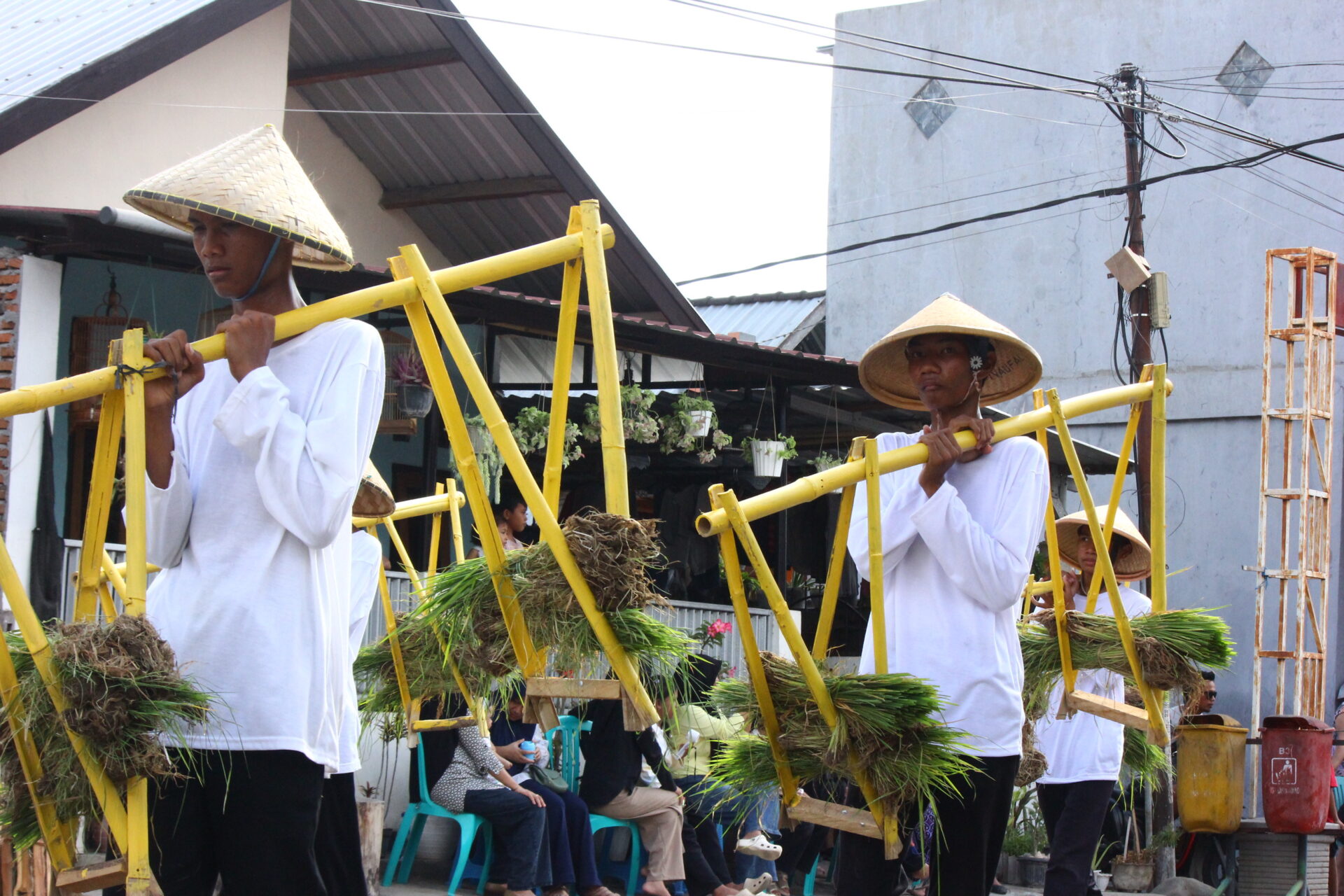 MAN 1 Sumbawa Barat Angkat Tradisi Barapan Kebo dalam Karnaval Budaya Harla KSB 2026