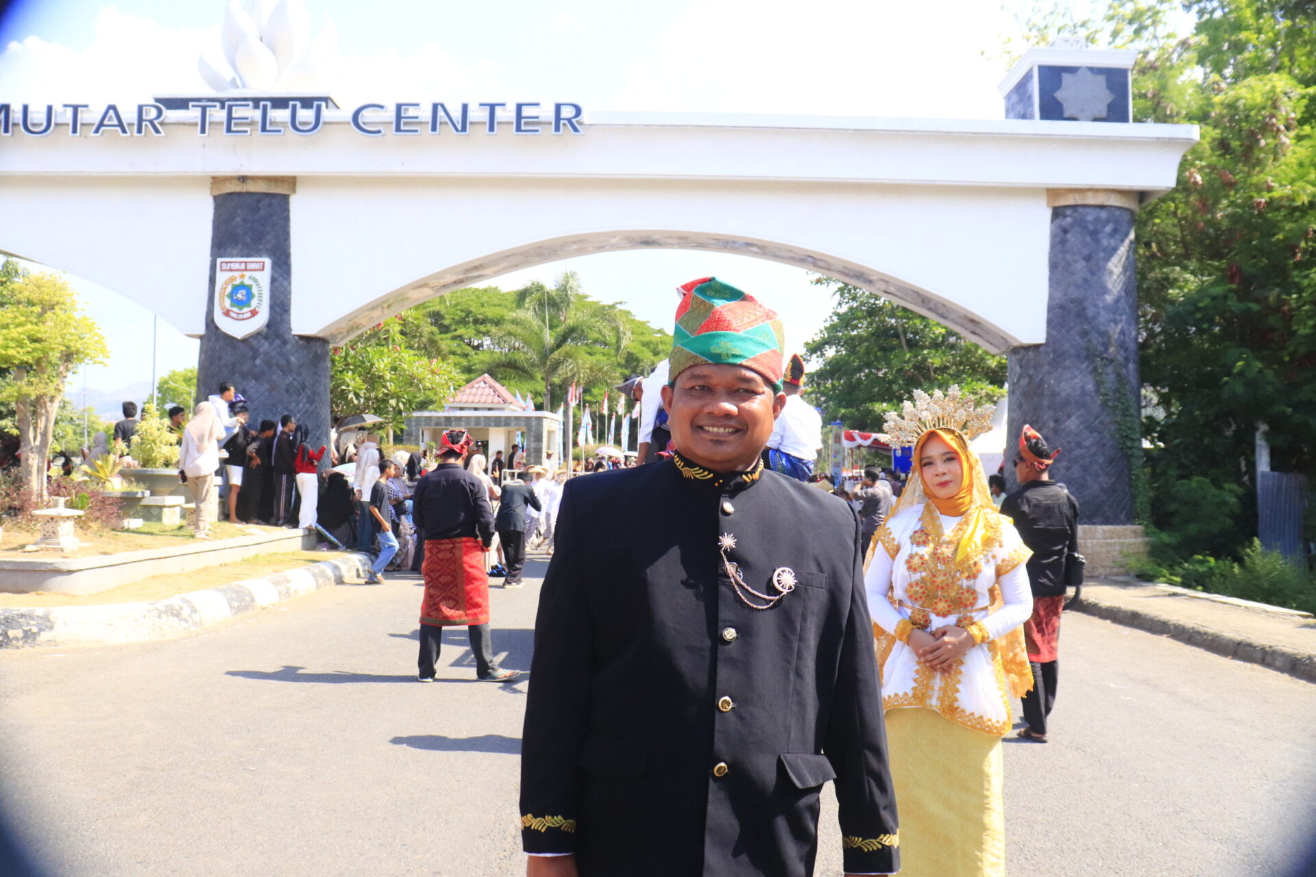 MAN 1 Sumbawa Barat Angkat Tradisi Barapan Kebo dalam Karnaval Budaya Harla KSB 2026